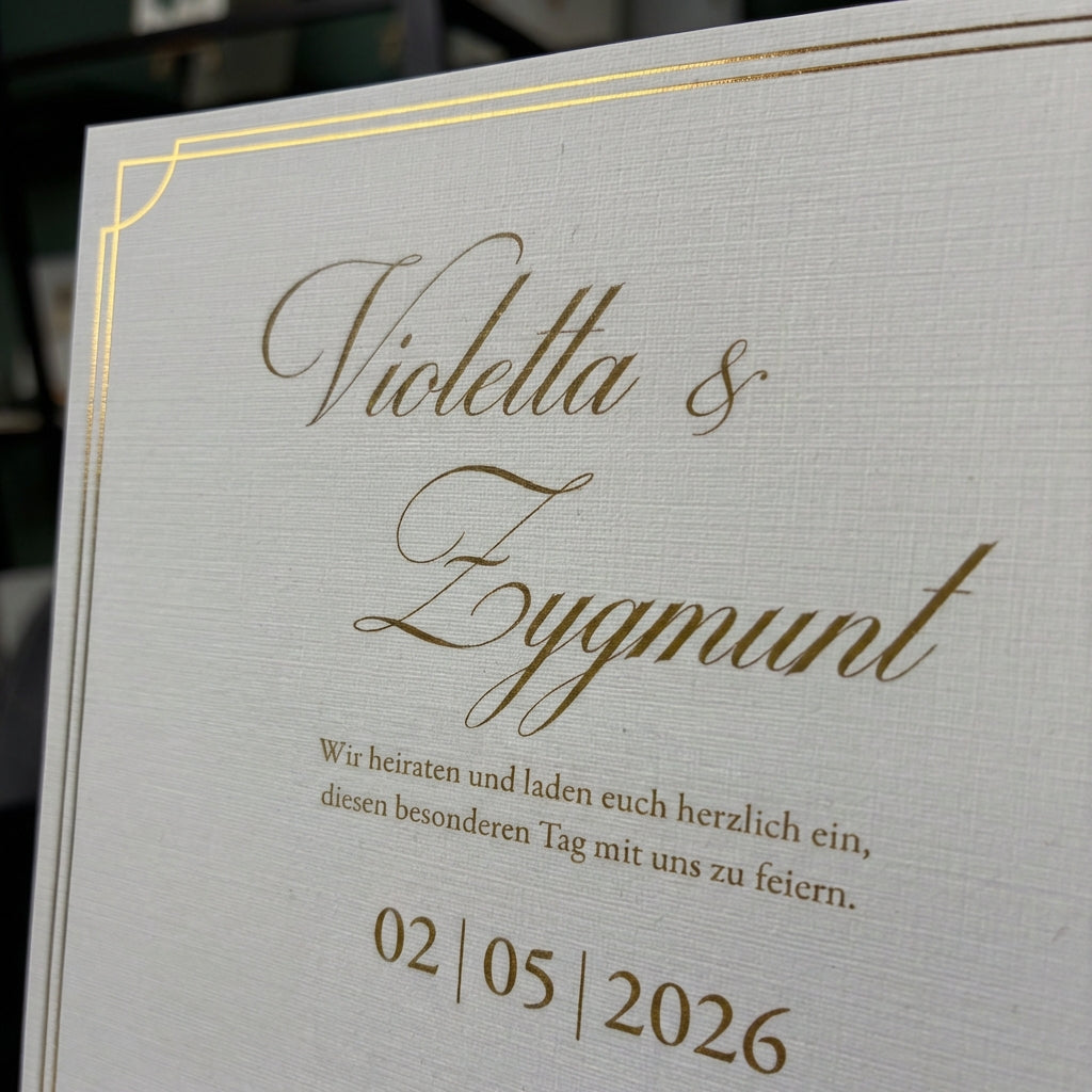 Express-Einladung "Beige Satin" | Goldprägung auf Leinenpapier mit Kuvert