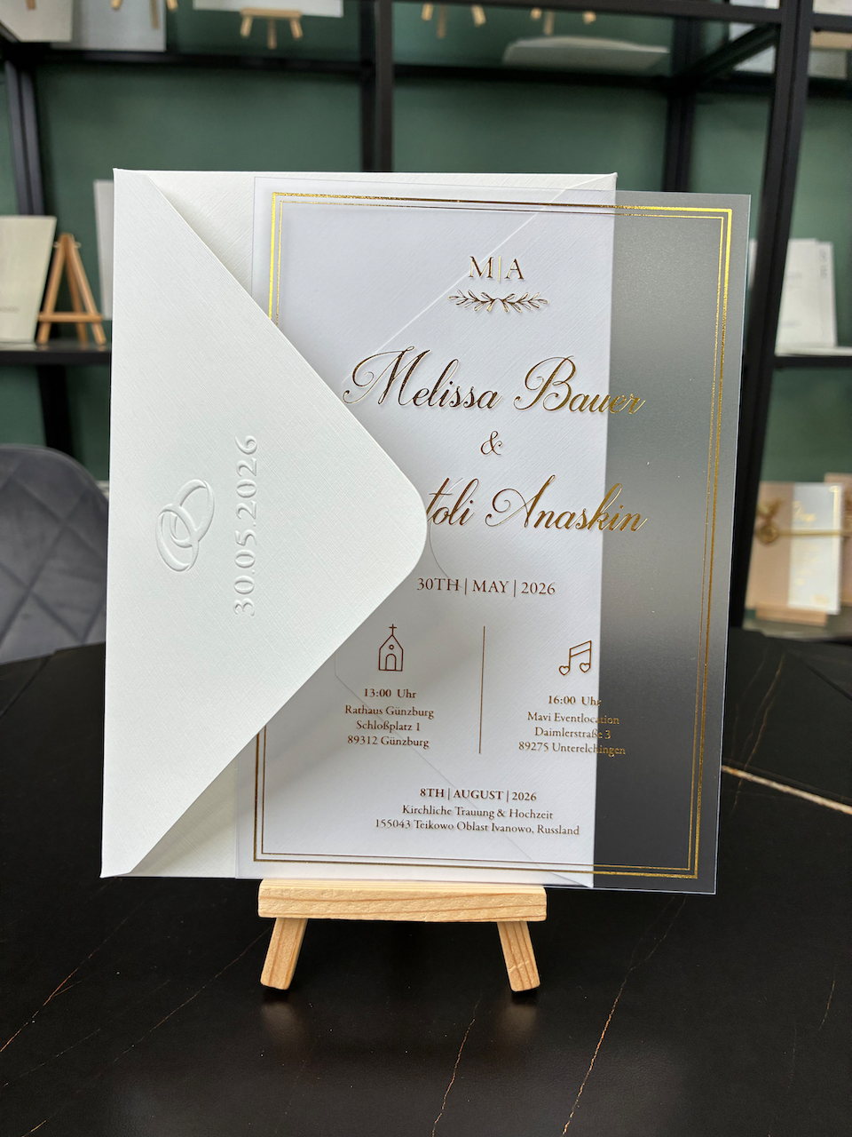 Luxuriöse Hochzeitseinladung mit Blind- und Goldprägung – Eleganz trifft auf Glamour