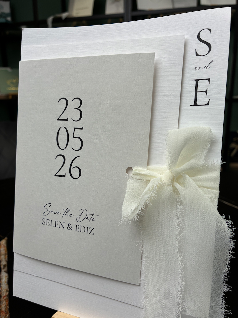 Expresskarte - Elegante Hochzeitseinladung "Gray" – Zeitlose Raffinesse mit drei Karten und Schleife