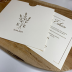 Hochzeitseinladung mit Goldprägung „Flower“