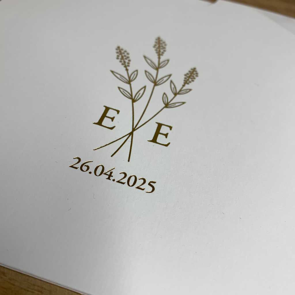 Hochzeitseinladung mit Goldprägung „Flower“