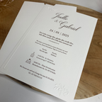 Hochzeitseinladung mit Blindprägung „Our Names"