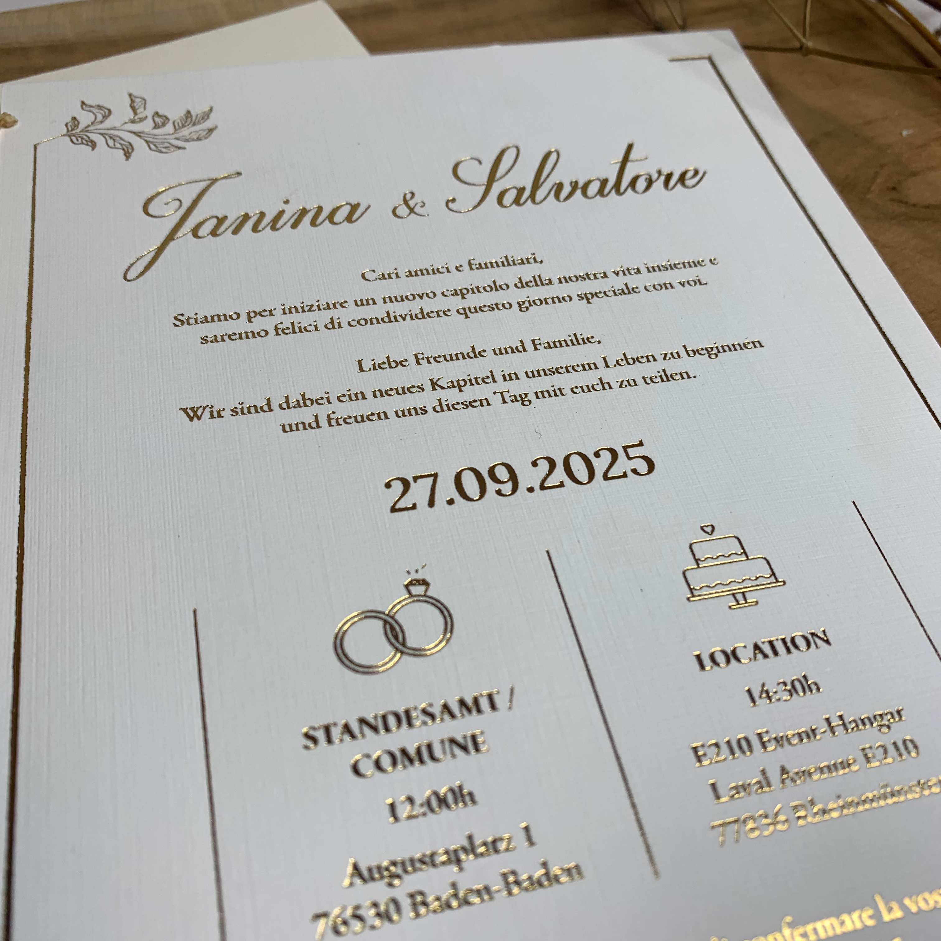 Einladung Blindprägung mit Schleife