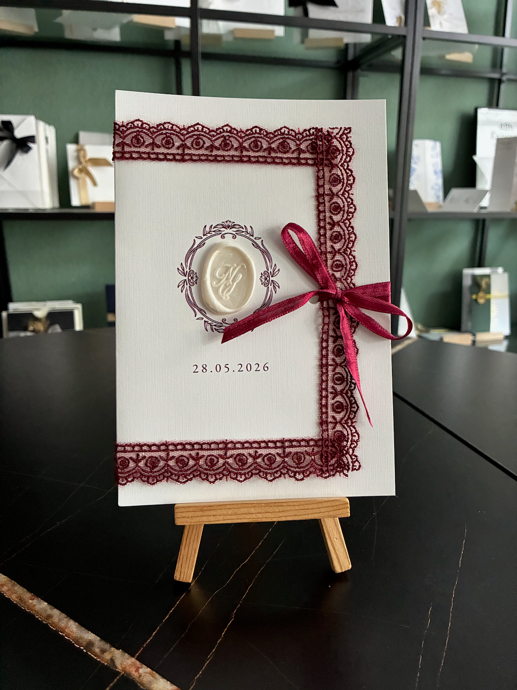 Express-Einladung | Edles Leinenpapier mit hochwertiger Roter Spitze
