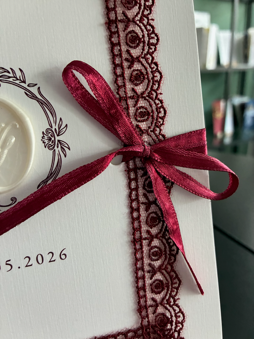 Express-Einladung | Edles Leinenpapier mit hochwertiger Roter Spitze